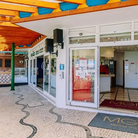 Ξενοδοχείο με διαμερίσματα Muthu Clube Da Oura 4*