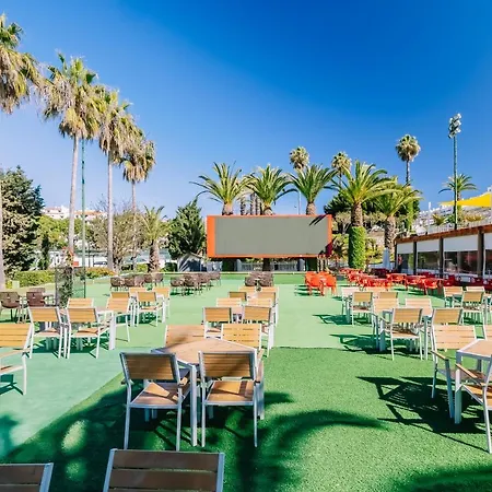 Muthu Clube Da Oura מלון דירות