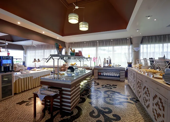 Lägenhetshotell Muthu Clube Da Oura 4*