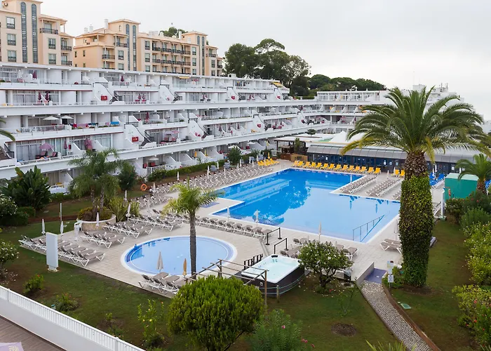 Lägenhetshotell Muthu Clube Da Oura 4*