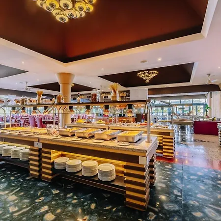 Muthu Clube Da Oura Aparthotel 4*