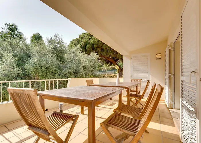 Muthu Clube Da Oura Aparthotel 4*